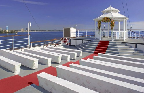Harbor Hotel | Romantic Couple Retreat in Historical Suite with Scenic Long Beach Views