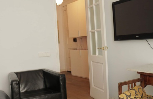 Sants-Montjuic Apartment | Romantic Design Apartment
