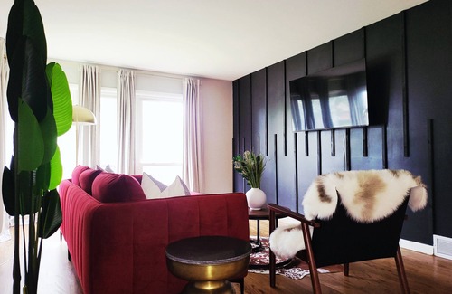 South Holland House | Romantic Escape - Adult Playhouse with Exotic Dungeon