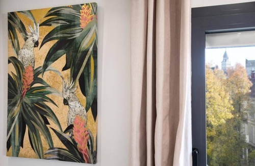 Perigueux Apartment | Romantic Escape Guaranteed: Discover Our Chic & Balneo Love Room