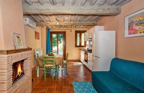 San Leonardo in Treponzio Cottage | Romantic Escape in the Countryside. 10 minutes away from Lucca!