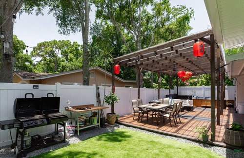 Madeira Beach Villa | Romantic Florida villa with hot tub - 5 mins from beautiful Madeira Beach!!!!!!!