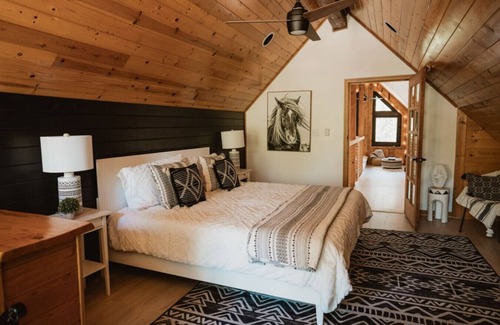 Mariposa House | Romantic Forest *Lovers Nest* by Casa Oso