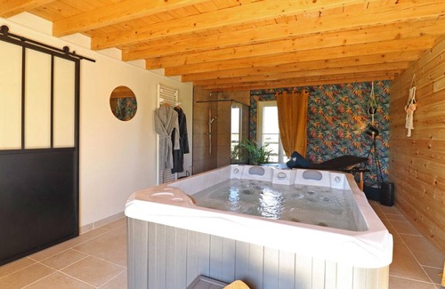 Le Sap Cottage | Romantic Getaway with Spa and Garden in Normandy