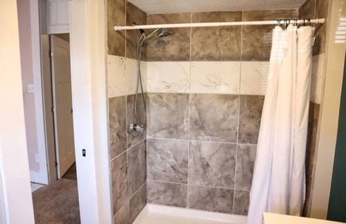 Indianapolis Cottage | Romantic get away in a serene neighborhood @ downtown Indy