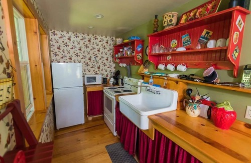 Home Cottage | Romantic getaway location!