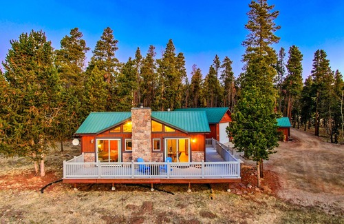 Fairplay Cabin | Romantic Getaway~Pikes Peak~Deck~35 min to Breck