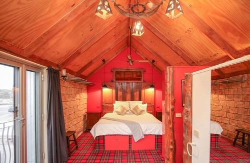 Mildura Central Business District Bed & Breakfast | Romantic Getaway - The Stable on Olive