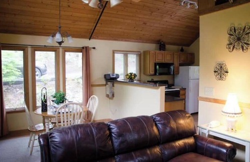 Skyland Cabin | Romantic getaway w/hot tub