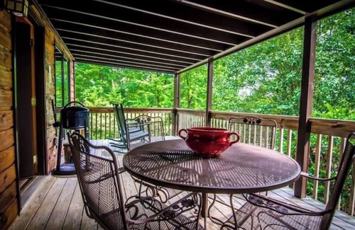 Skyland Cabin | Romantic getaway w/hot tub