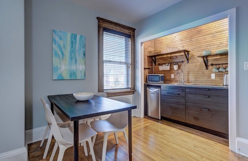 Lunenburg Apartment | Romantic Getaway w/King Bed in Historic Lunenburg (Suite 4)