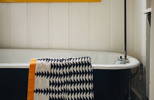 Grass Valley Cottage | Romantic Historic Cottage, Claw Foot Tub Near Town, Dog Friendly!