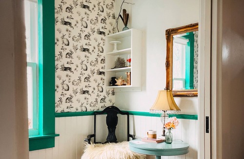 Grass Valley Cottage | Romantic Historic Cottage, Claw Foot Tub Near Town, Dog Friendly!