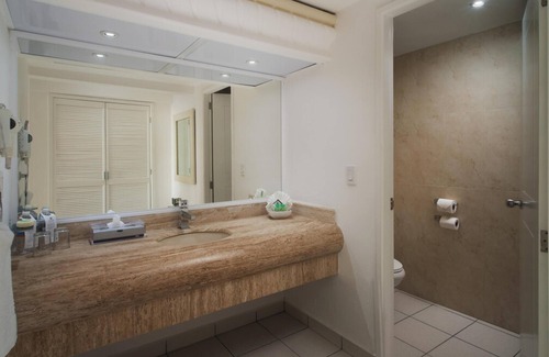 Las Gaviotas Resort | Romantic Honeymoon Suite in a Mexican Oasis!