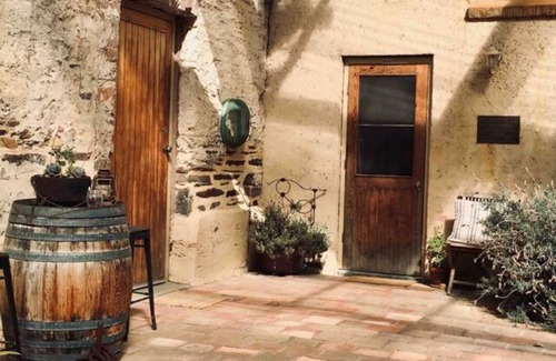 Talunga House | Romantic Loft Stays - Adelaide Hills - Randell's Mill - Tuscan Rustic