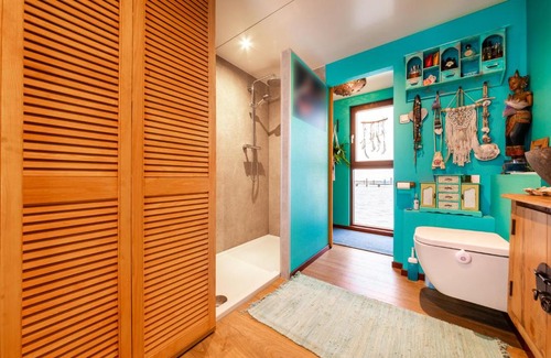 Zeewolde House | Romantic Luxury Eco-Friendly Houseboat