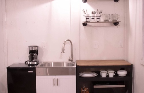 Fairdealing Apartment | Romantic Mark Twain Current River Treehouse Glamping Getaway