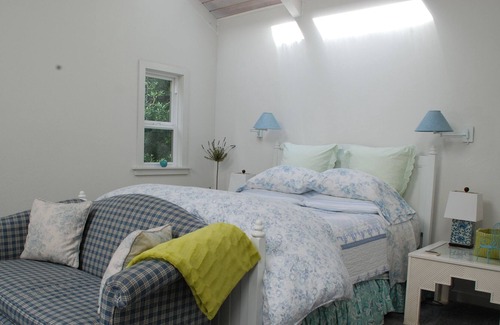 Mendocino Cottage | Romantic Mendocino Garden Cottage - 4 Minutes from the Ocean