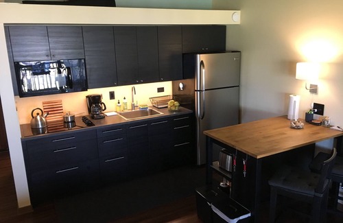 Maunaloa Condo | Romantic Modern Upstairs Corner Studio with Ocean View, on the Island of Molokai