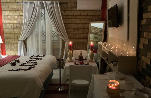Mabopane Cabin | Romantic night at Makanyaneng Guest lodge