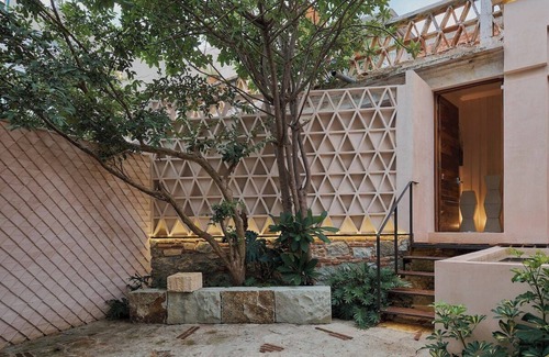 Ruta Independencia Apartment | Romantic Oaxaca Apartment w/Garden & AC – Walk to Historic Sites