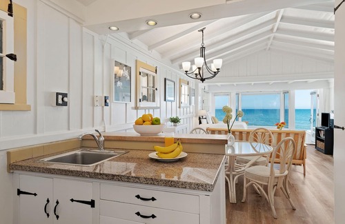 Montecito Apartment | Romantic Oceanfront Studio With Private Deck | Right On The Sand!