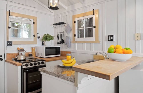Montecito Apartment | Romantic Oceanfront Studio With Private Deck | Right On The Sand!