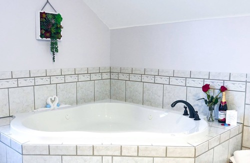 Branson Bed & Breakfast | Romantic Ozark Mountain Setting ~ Just Minutes From Branson