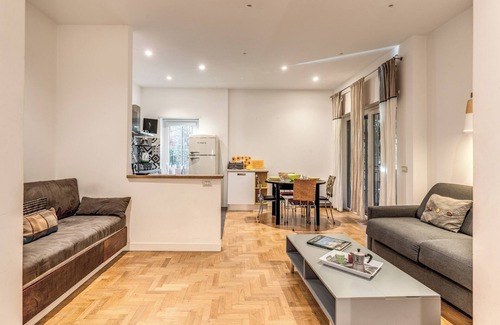 Quartiere XIII Aurelio Apartment | Romantic Pamphili Lux Guest House