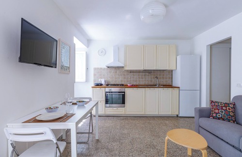 Naples Apartment | Romantic Place with Pines, cats and Stunning view - Quiet Shelter