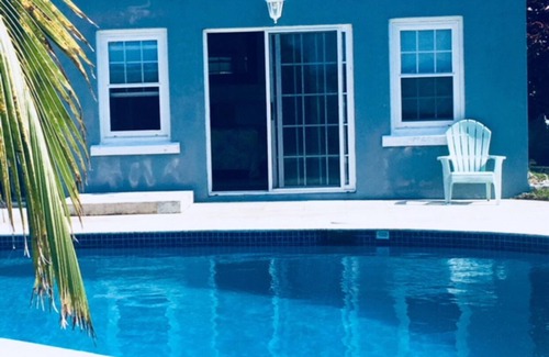 Hamilton Parish Apartment | Romantic - Pool & Ocean View, WiFi, Kayaks, parking