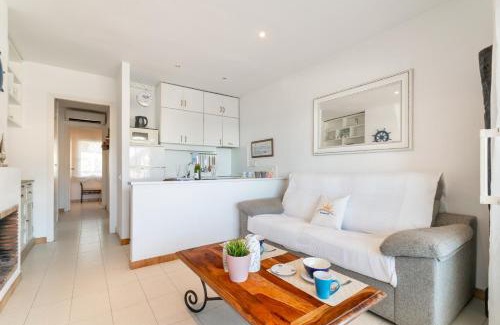 Sitges Apartment | Romantic: Precioso frente al mar