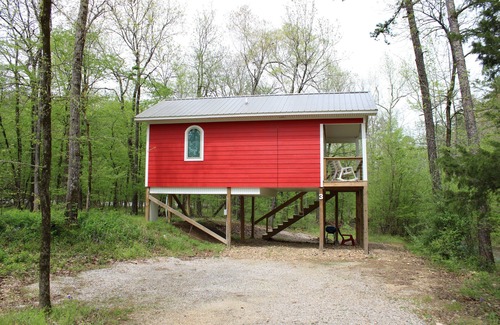 Jones Mills Cabin | Romantic Red Cabin by the creek. A very quiet relaxing getaway Book Now!