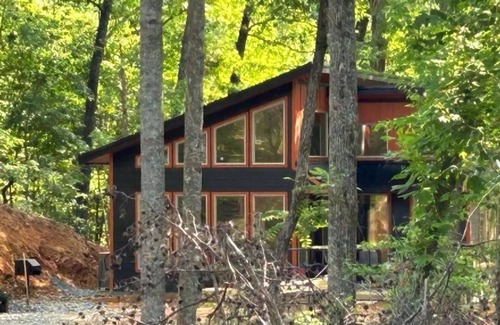 Sevierville Cabin | Romantic Rendezvous Honeymoon Cabin Handicap Accessible
