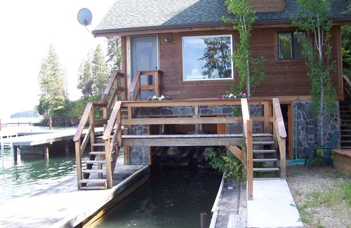 Somers Cabin | Romantic Somers Bay Boathouse with Dock