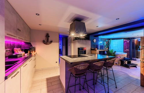 Herrlisheim Bed & Breakfast | ⚜️ Romantic SPA Retreat with Jacuzzi & Sauna | Near Strasbourg - Wellness Luxury