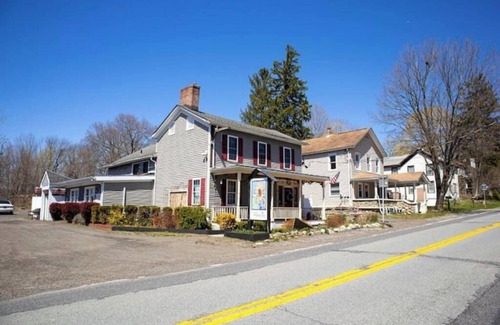 Westtown Apartment | Romantic spot above restaurant., ideal for the gourmet