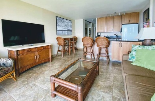 Maalaea Condo | Romantic Stunning Oceanfront Views, Pool, Hot Tub
