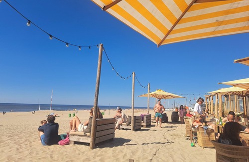 Centrum House | Romantic Stylish Holiday House Central Haarlem, Amsterdam, Beach