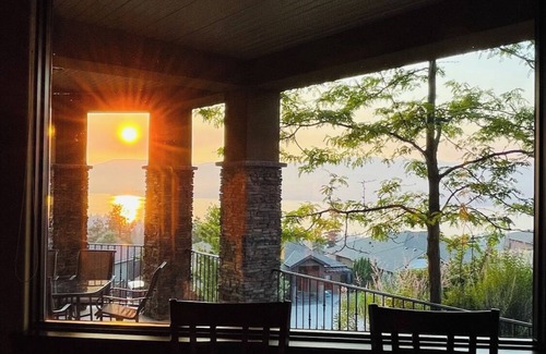 Southwest Mission House | Romantic Sunset lake view house - uppermission