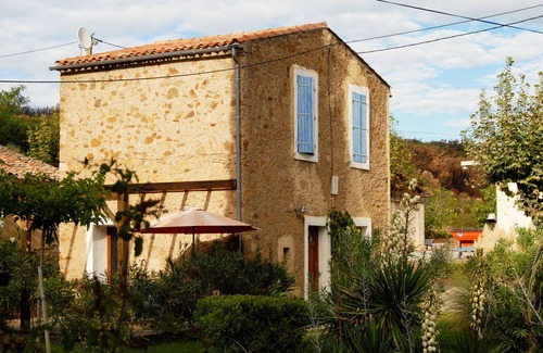 Gabian House | Romantic tower house for two on the La Grange winery