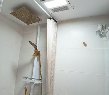 Aiora Apartment | Romantic trip only one room Close to Metro Sea