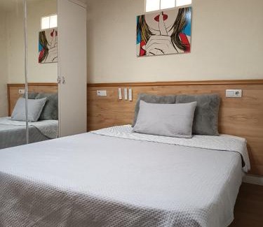 Aiora Apartment | Romantic trip only one room Close to Metro Sea