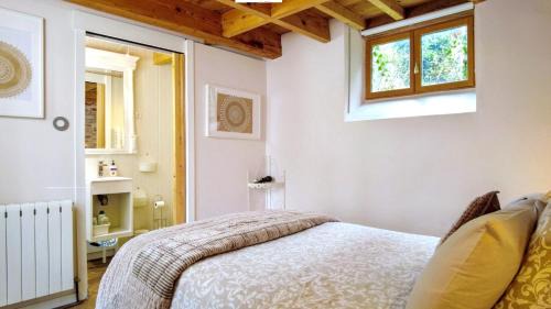 Le Monestier House | Romantic Village School with Sunny Garden