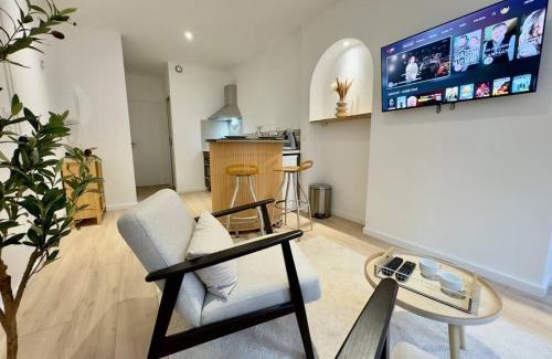 Saint-Jacques - Saint-Roch Apartment | Romantique Room - Cinéma - Netflix - St Roch