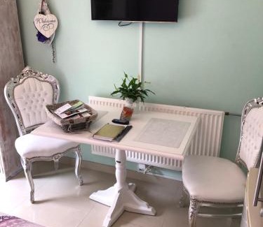 Zandvoort Ski Chalet | Romantisch Tiny Gardenhouse in beautiful garden