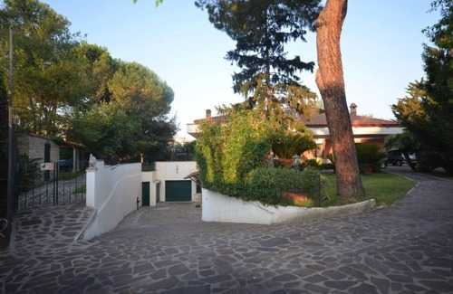 Gianicolo Apartment | Rome: Apartment in gated community, close to the center of Rome