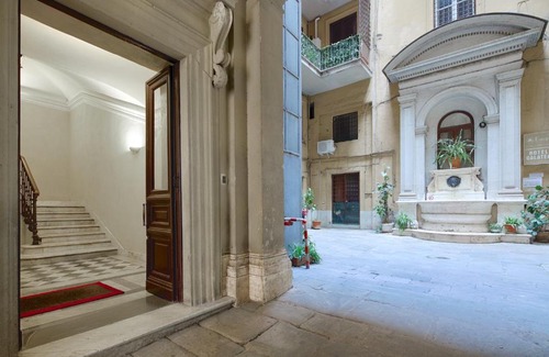 Repubblica Apartment | ROME CENTRAL SUITES A,B,C