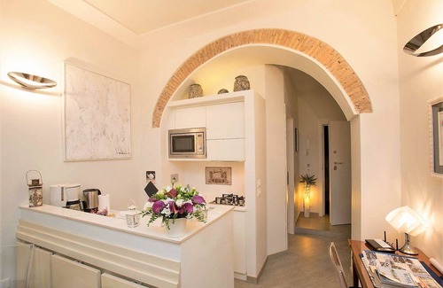 Navona Apartment | Rome city center Campo de' Fiori Luxury Home great reviews free wifi