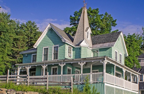 Weirs Beach House | Romeo's Balcony - At the Center of Weirs Beach